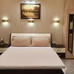 Deluxe Center