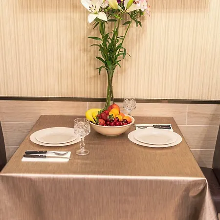 Deluxe Center Бургас