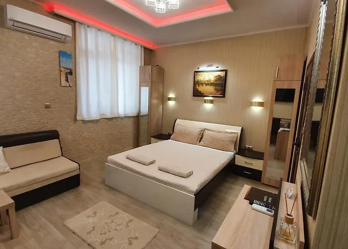 Deluxe Center