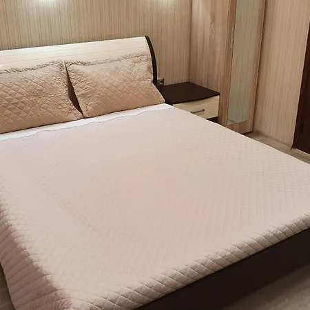 Deluxe Center * Burgaz