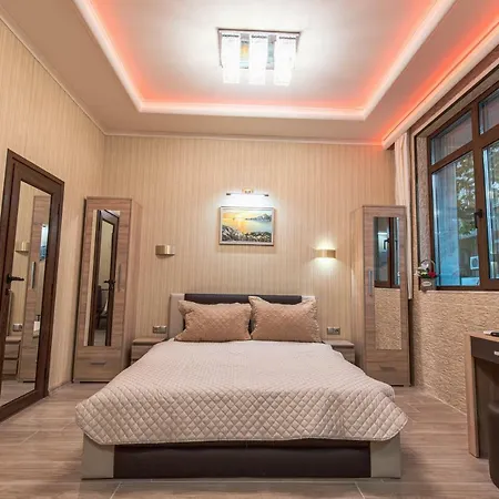 Deluxe Center Apartman *