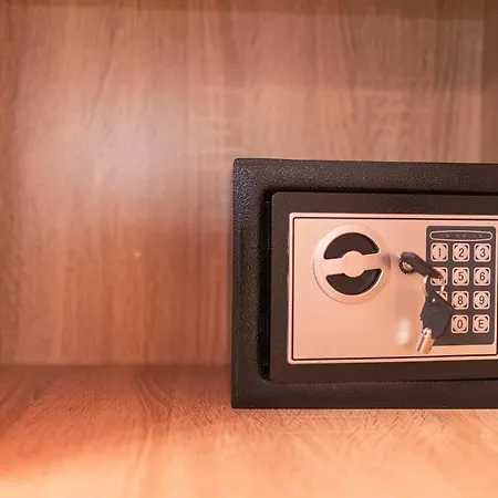 Deluxe Center 布尔加斯