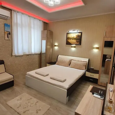 Deluxe Center